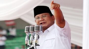 Prabowo, Presiden yang Cuci Piring Sendiri di Meja Warisan Jokowi